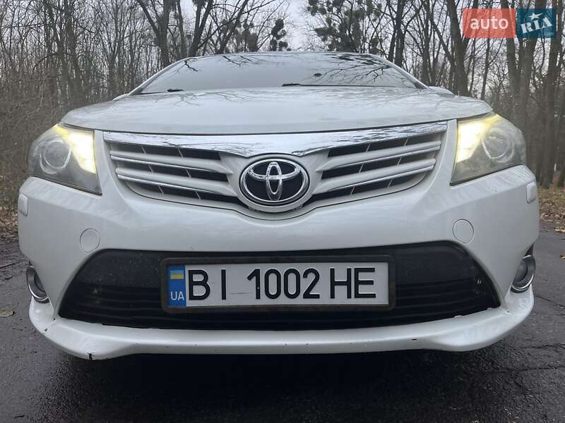 2013 toyota avensis