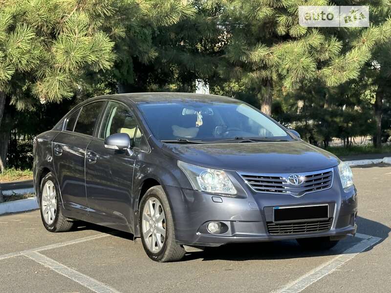 2008 toyota avensis