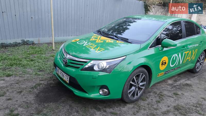 2012 toyota avensis