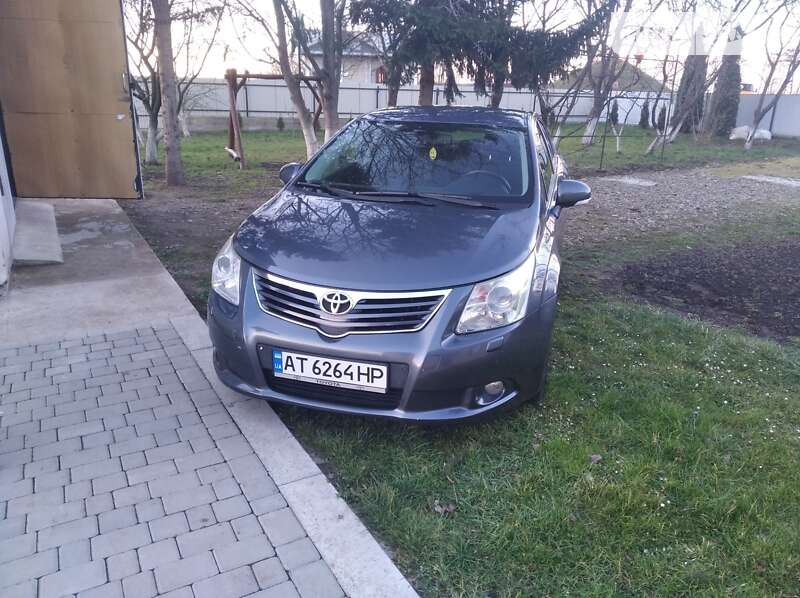 2008 toyota avensis