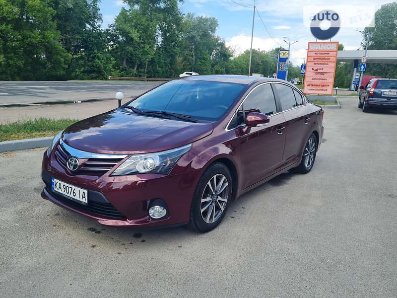 2013 toyota avensis