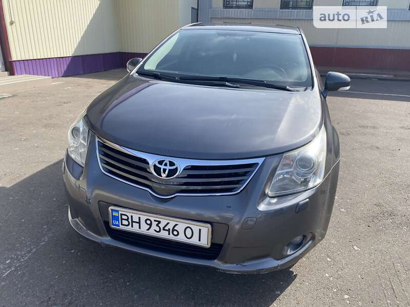 2011 toyota avensis