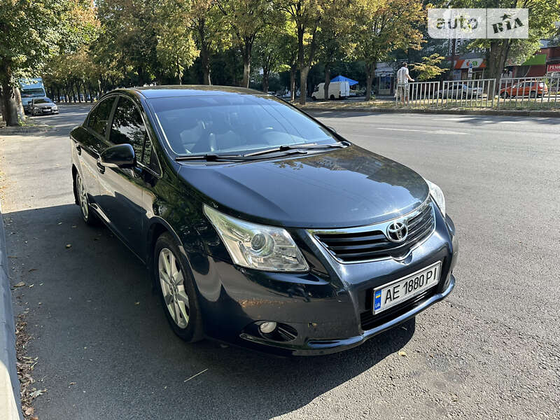 2011 toyota avensis