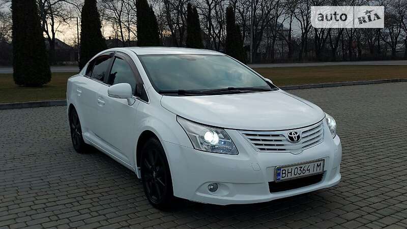 2011 toyota avensis