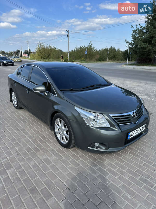2011 toyota avensis