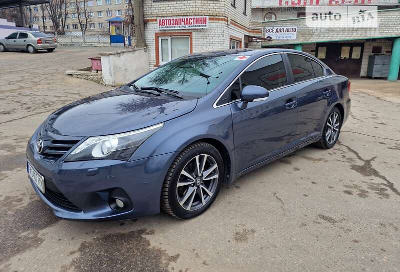 2012 toyota avensis