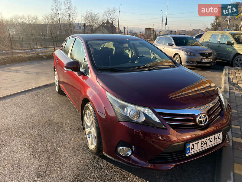 2013 toyota avensis