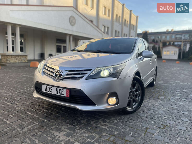 2013 toyota avensis