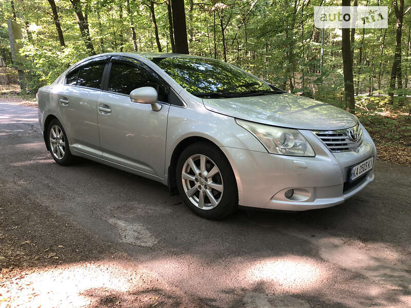 2008 toyota avensis