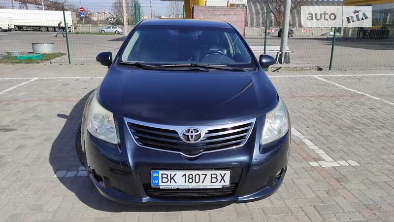 2011 toyota avensis