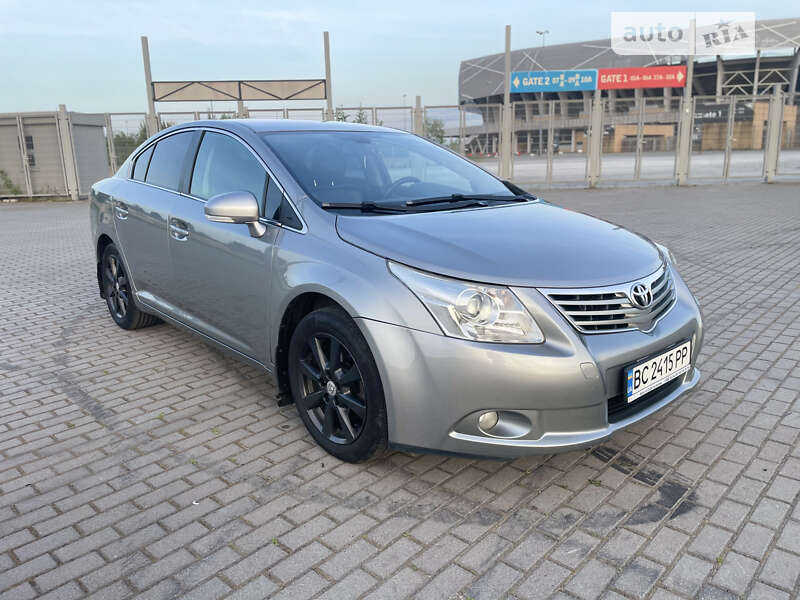2011 toyota avensis