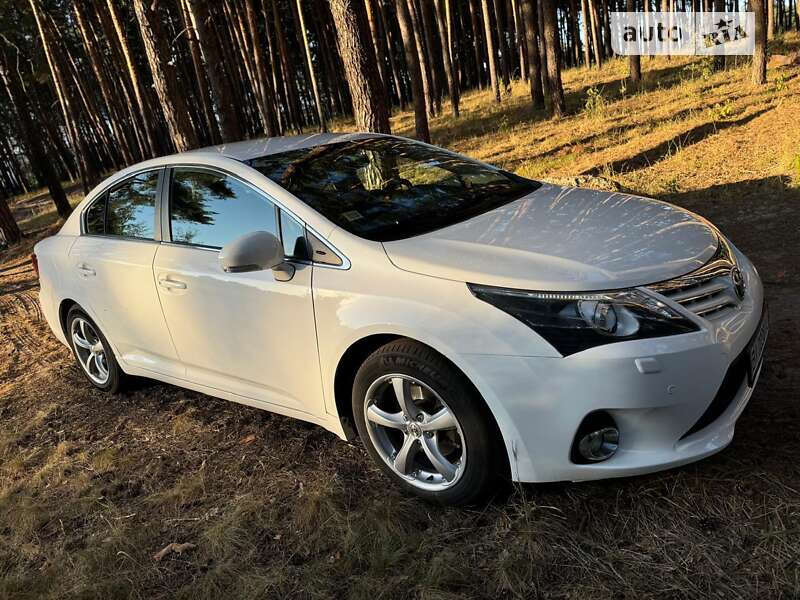 2014 toyota avensis