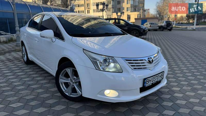 2011 toyota avensis