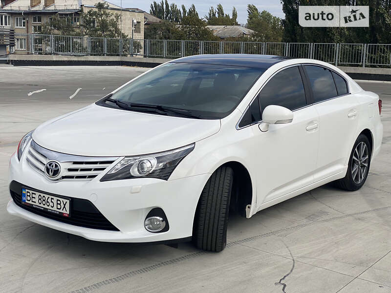 2012 toyota avensis