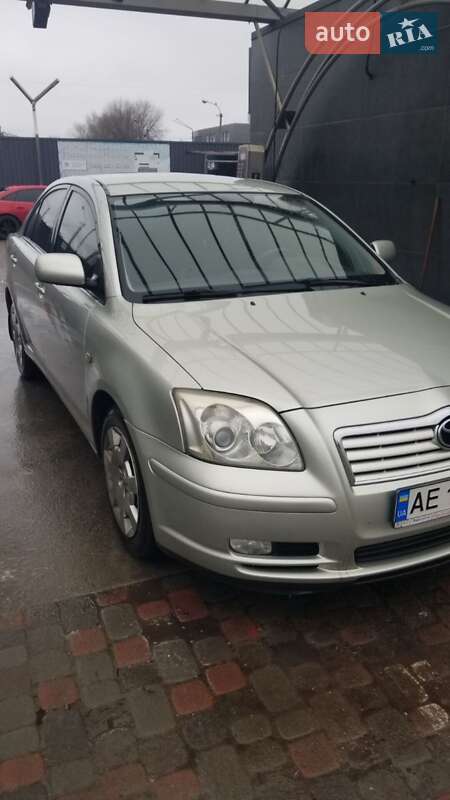 2006 toyota avensis