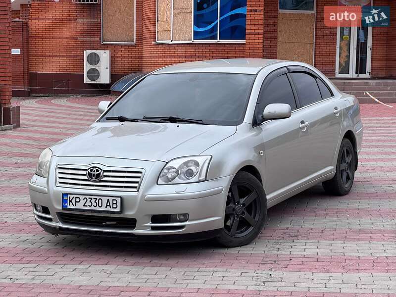 2005 toyota avensis