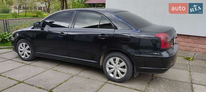 2008 toyota avensis