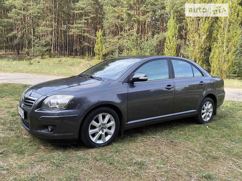 2008 toyota avensis