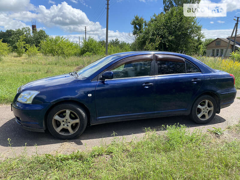 2004 toyota avensis