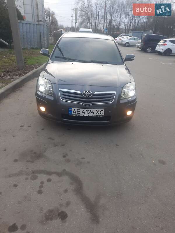 2008 toyota avensis