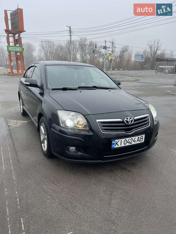 2008 toyota avensis