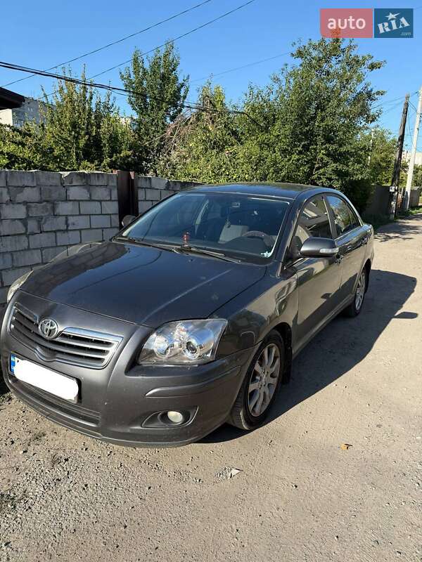 2008 toyota avensis