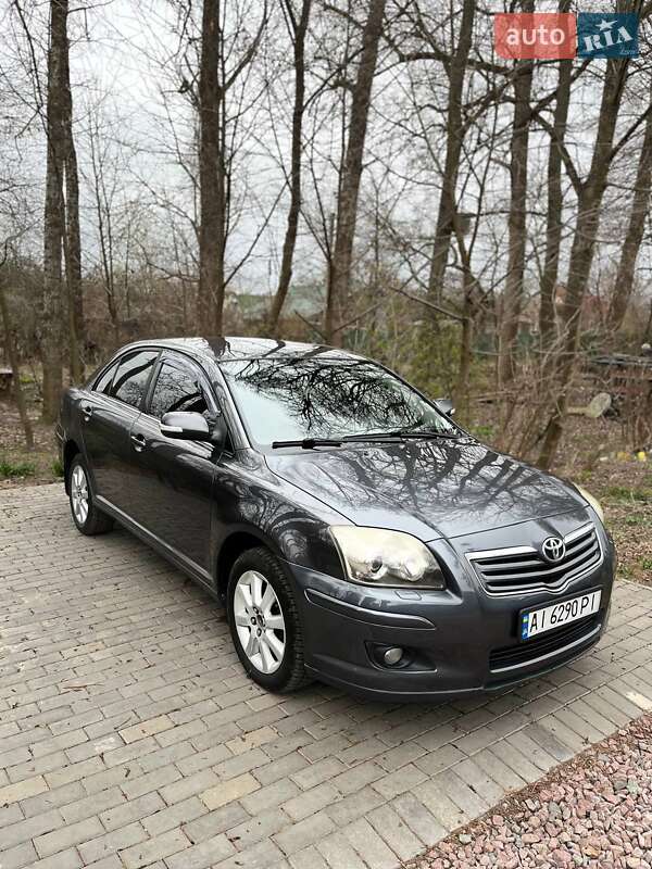 2008 toyota avensis