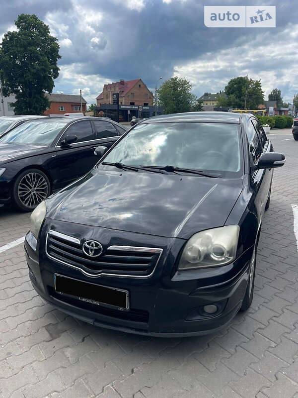 2008 toyota avensis