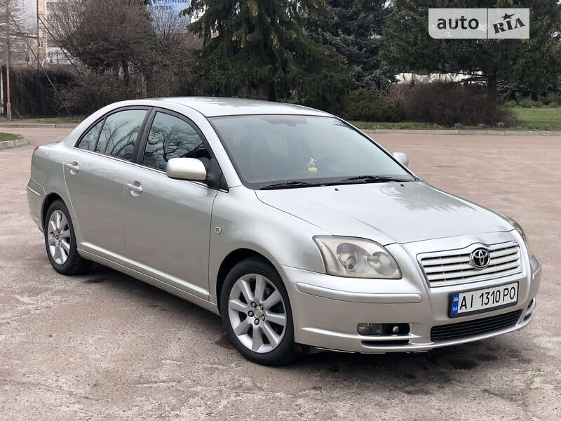 2003 toyota avensis