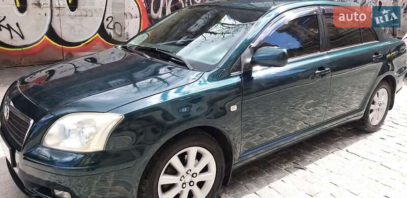 2003 toyota avensis