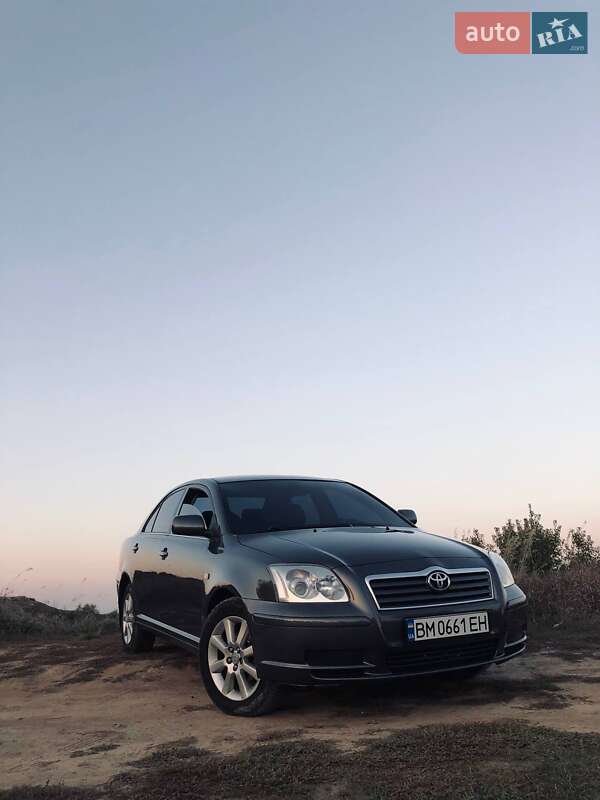 2005 toyota avensis