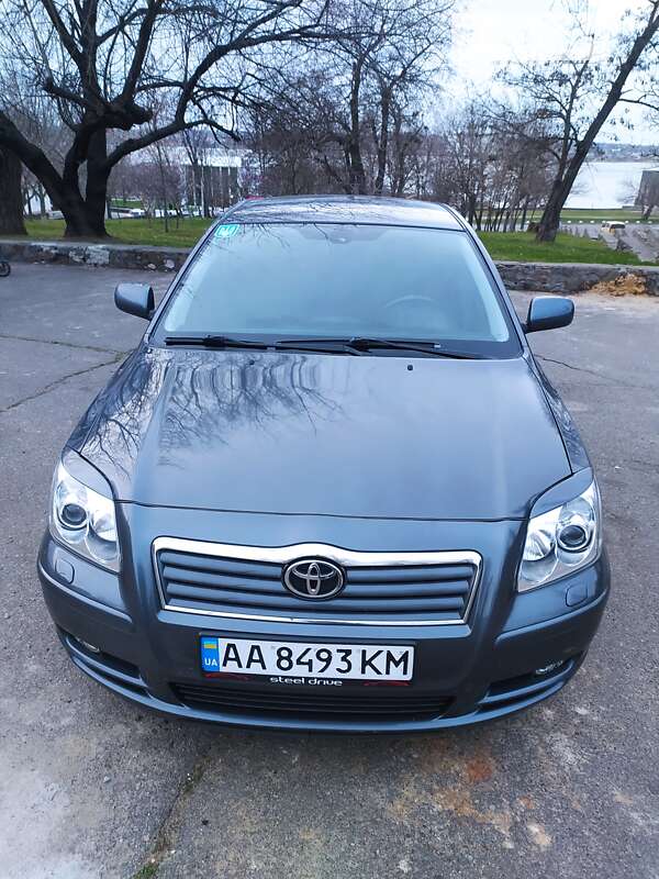 2006 toyota avensis