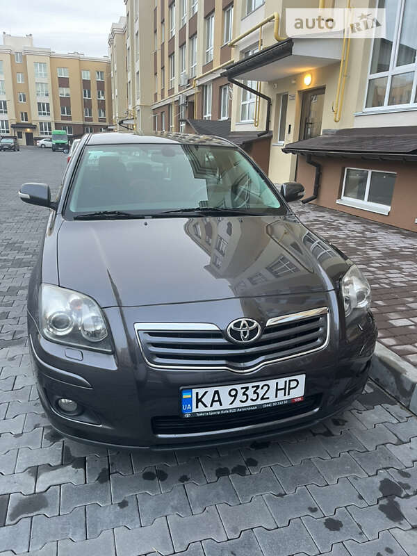 2007 toyota avensis