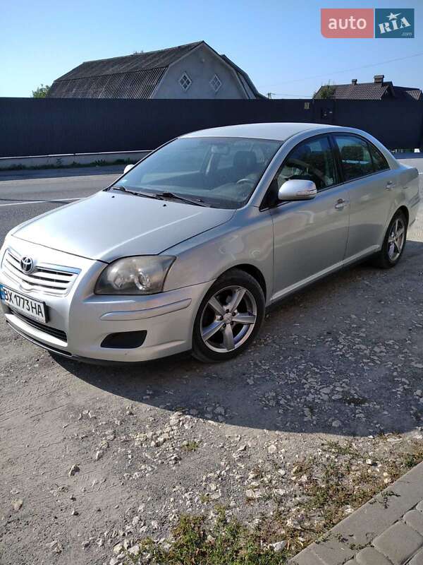 2007 toyota avensis