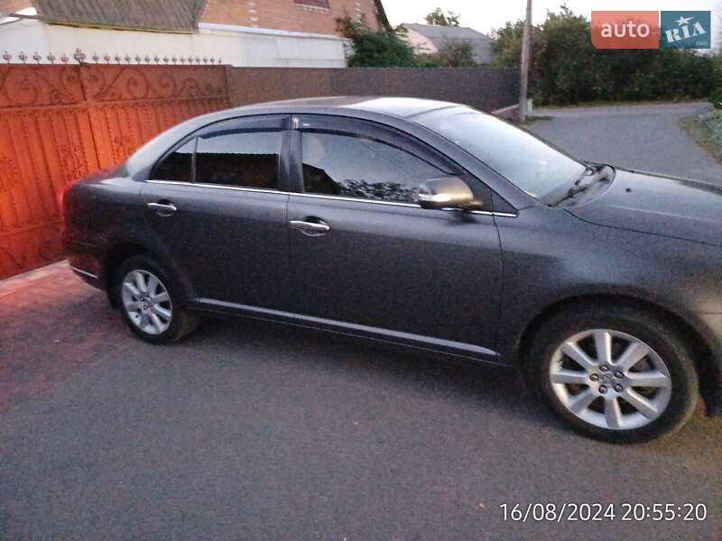 2008 toyota avensis