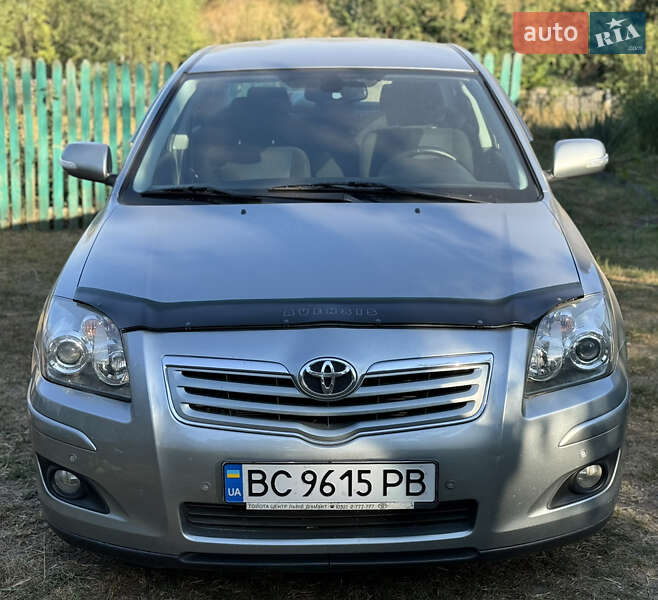 2008 toyota avensis