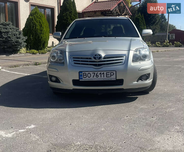 2008 toyota avensis