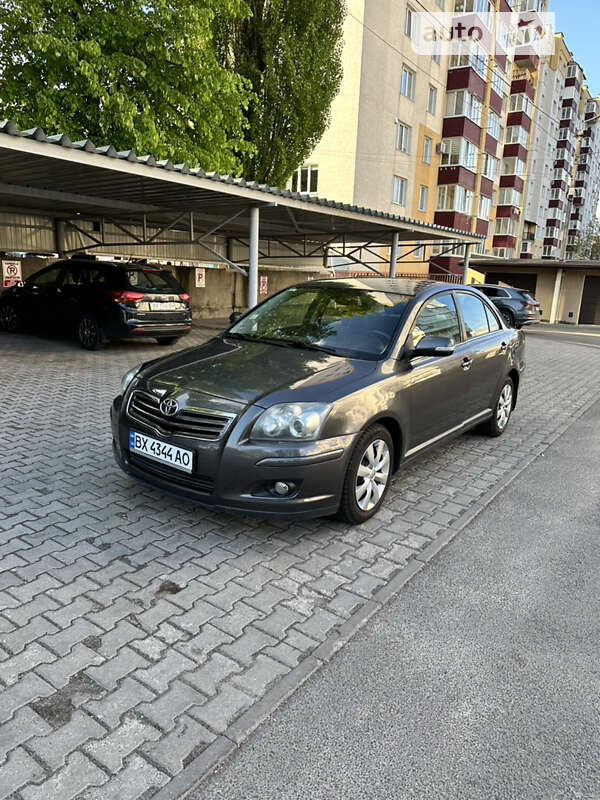 2008 toyota avensis