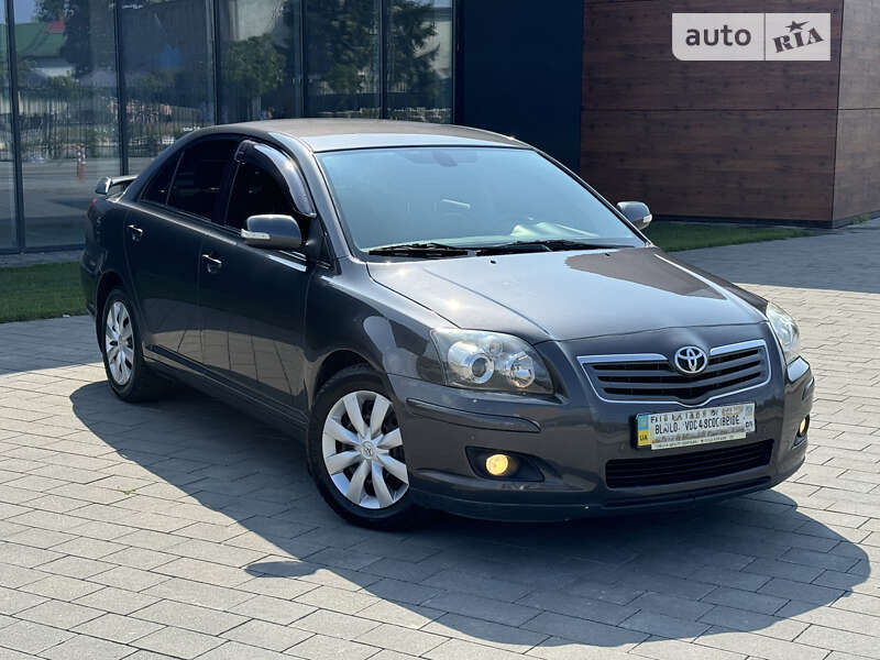 2008 toyota avensis