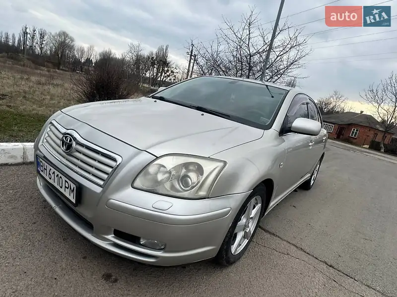 2003 toyota avensis