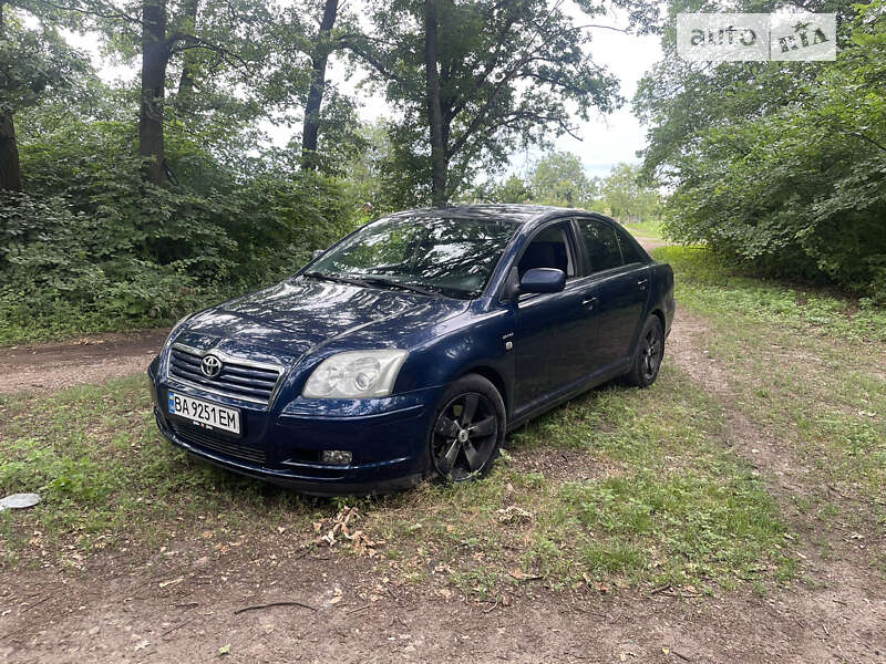 2004 toyota avensis