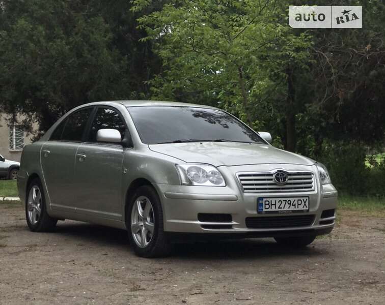 2004 toyota avensis