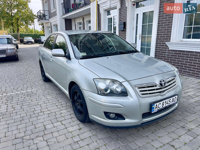 2008 toyota avensis