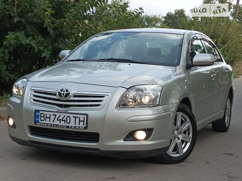 2008 toyota avensis