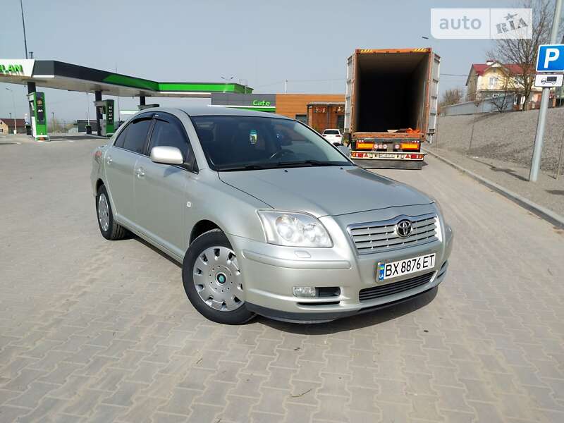 2004 toyota avensis