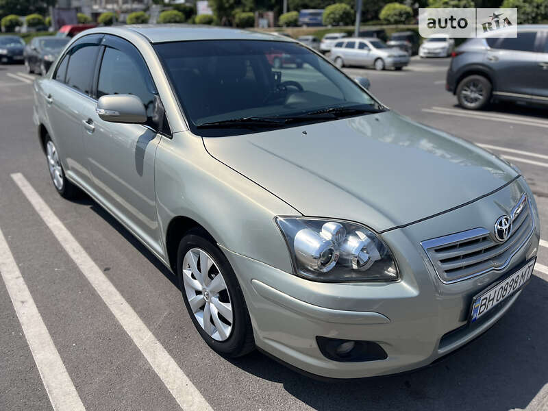2008 toyota avensis