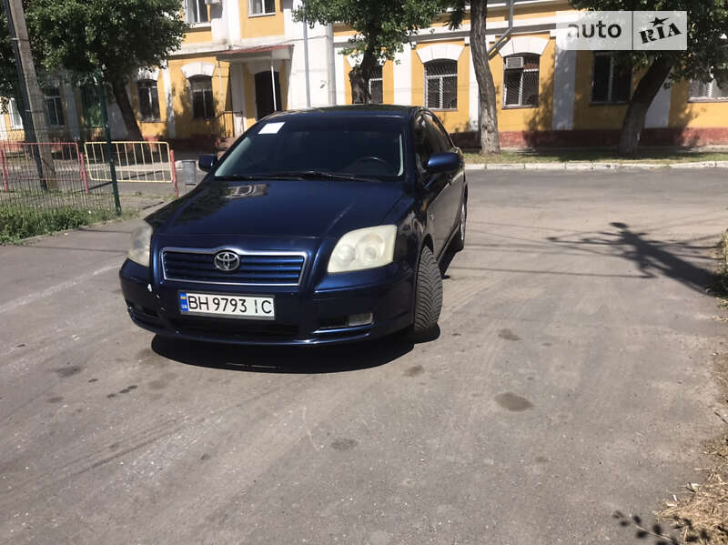 2003 toyota avensis