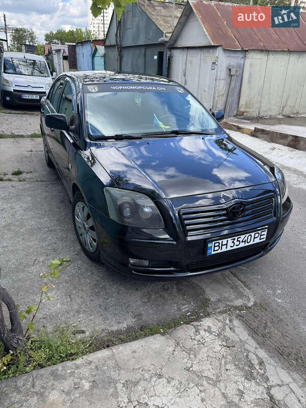 2004 toyota avensis