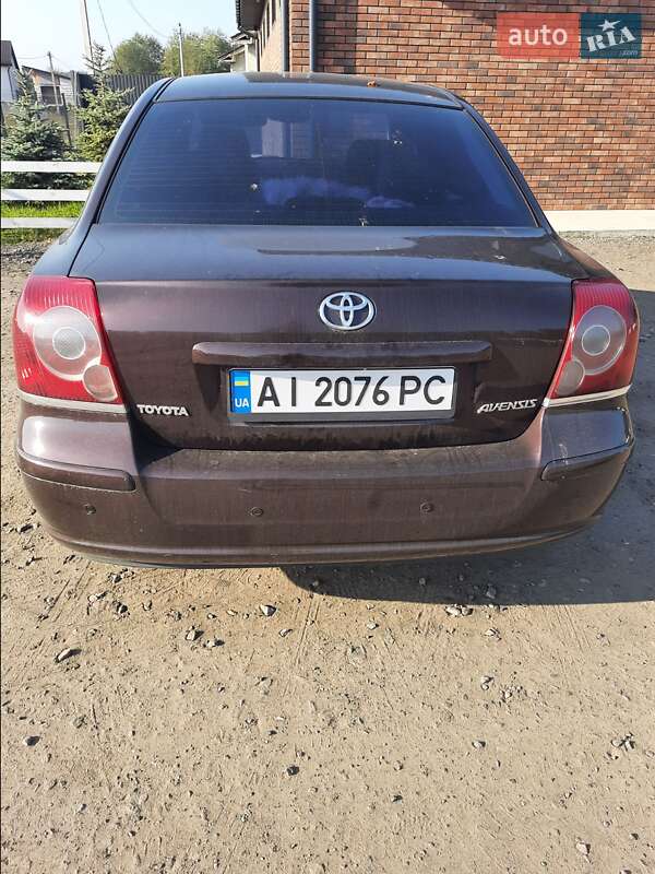 2008 toyota avensis