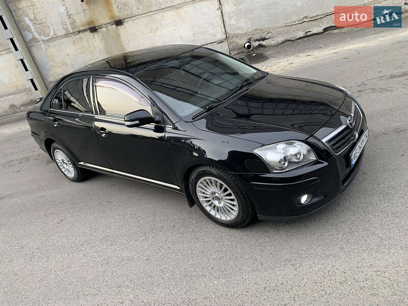 2008 toyota avensis